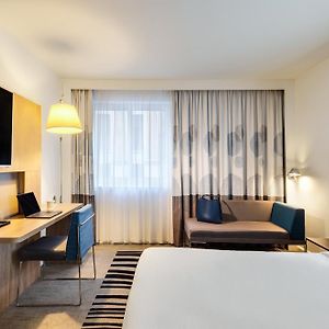 Standard Room Queen Size Bed